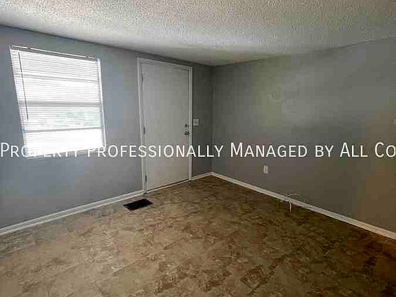 5th image of 2430 Tanglewood St #3