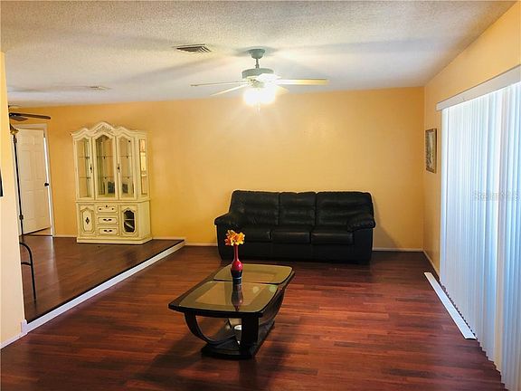 4th image of 103 Harbor Woods Cir