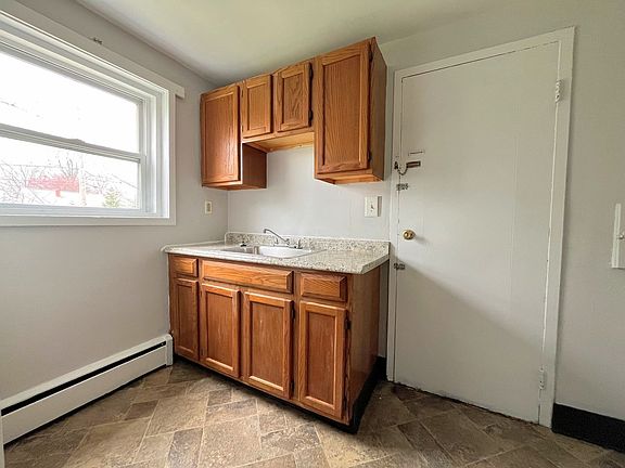 3rd image of 60 Linda Dr APT 3