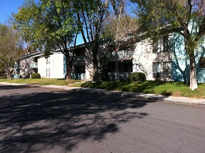 520 Myrtlewood Ct #2