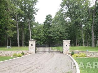 1113 Shagbark Ln, Metamora, IL 61548