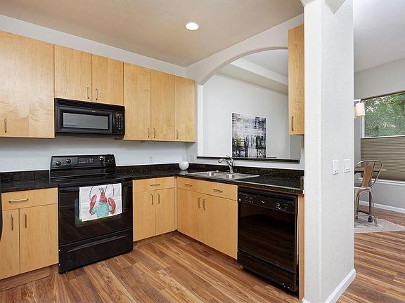 4th image of 2100 Humboldt St APT 101