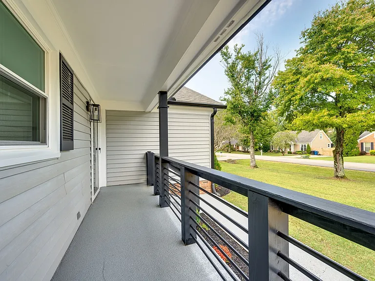 520 Riverview Dr — Photo 7