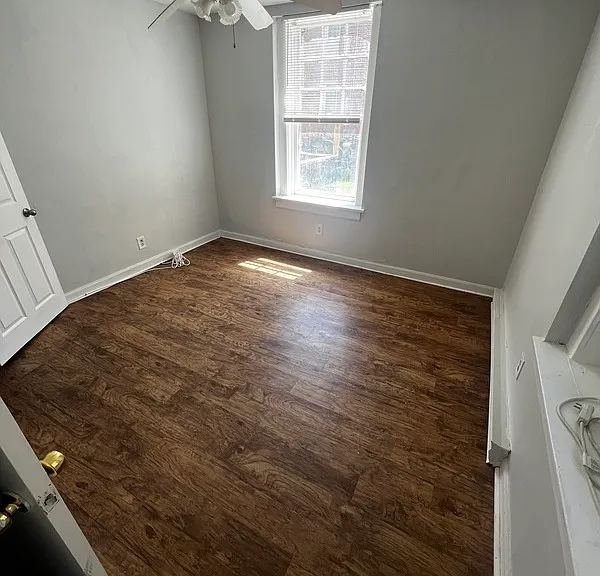 1022 Maplewood Ave — Photo 4