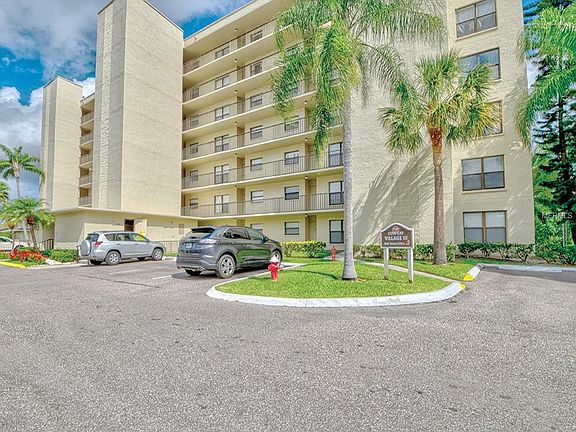 3rd image of 1000 Cove Cay Dr Unit 4C