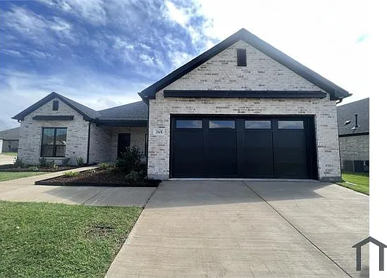 368 Lake Bluff Dr