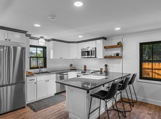 11 Lion St, East Greenwich, RI 02818