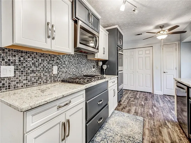 3840 Forsythia Way — Photo 15