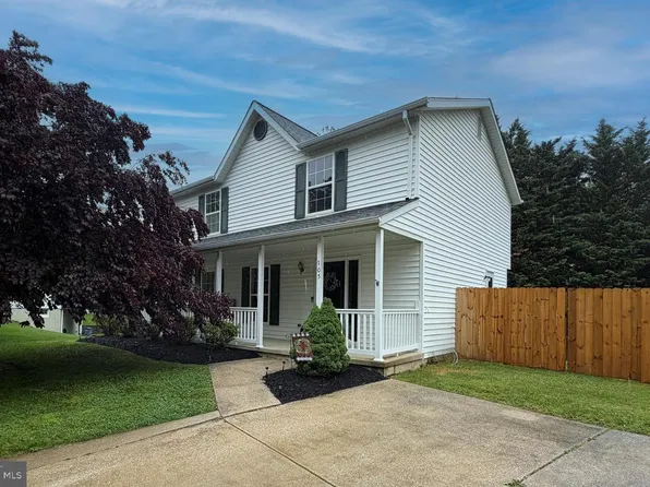 705 Spotters Ct, Hampstead, MD 21074