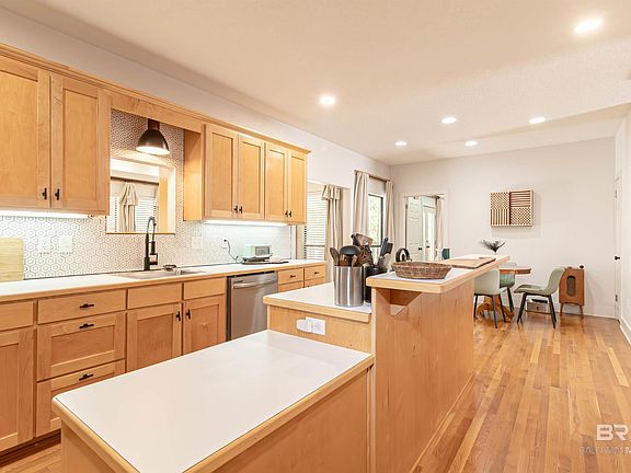 5th image of 109 Havenwood Cir