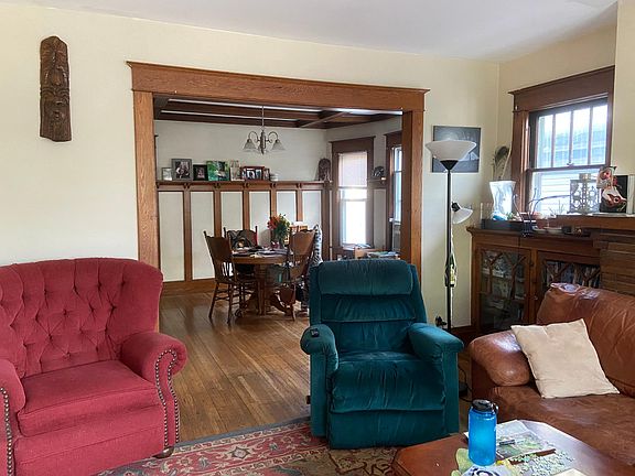 3rd image of 305 Bedford Ave