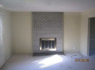 28137 Fontana Dr, Southfield, MI 48076
