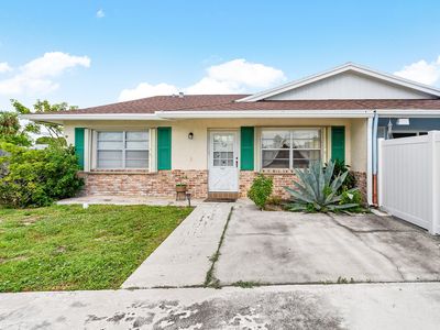 3843 Van Cott Circle, West Palm Beach, FL, 33403