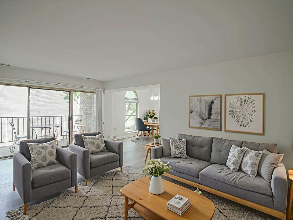 1st image of 6 Canterbury Sq #301B