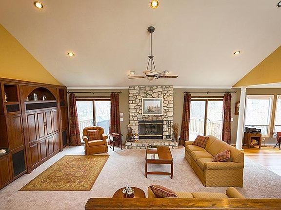 4th image of 7119 Foxview Dr