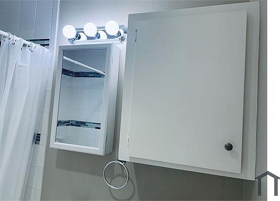 5th image of 6646 Macarthur Blvd #17