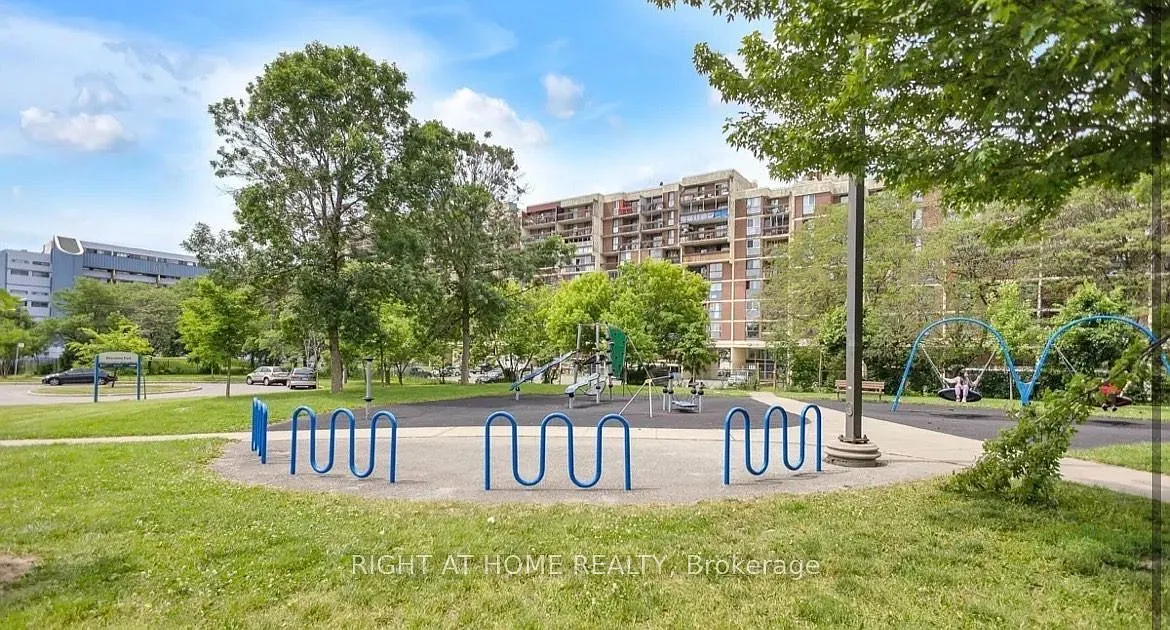 2 bed, $2,300 — Photo 4