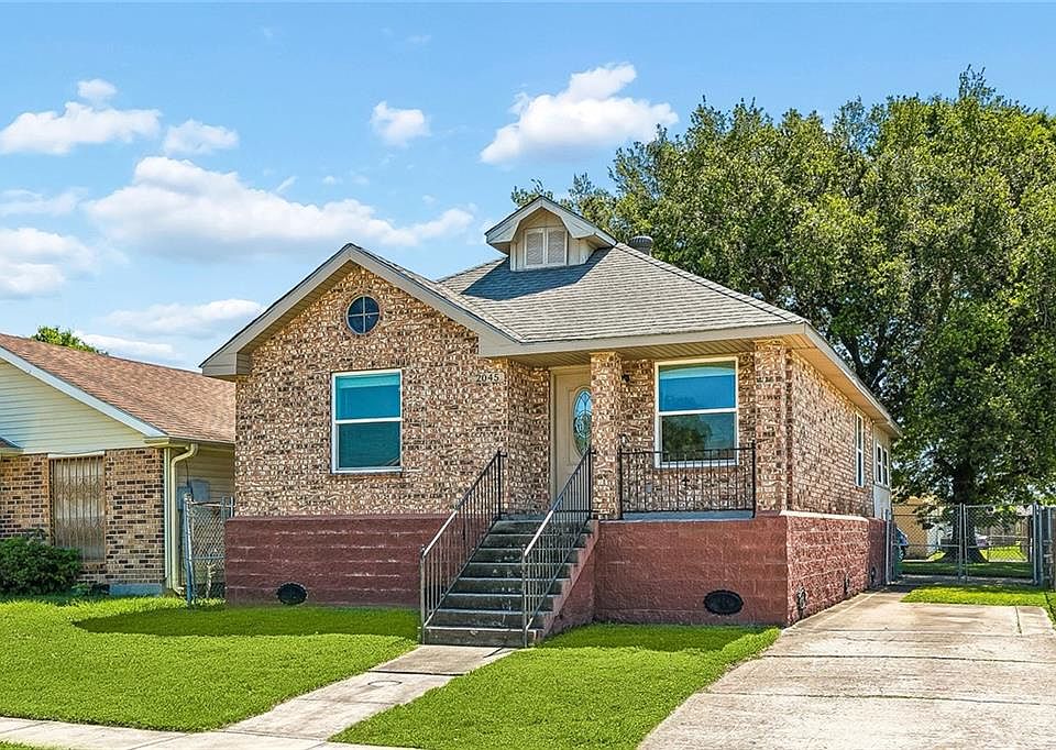 1st image of 2045 Gladstone Dr