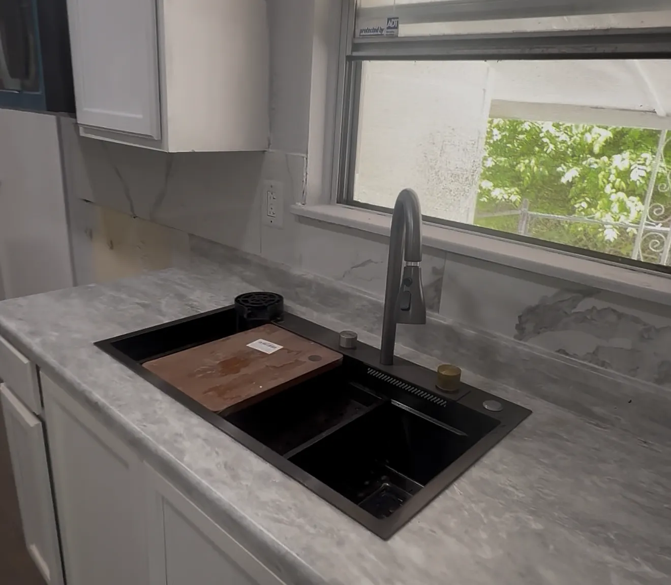 3 bed, 1.5 bath, $1,500 — Photo 4