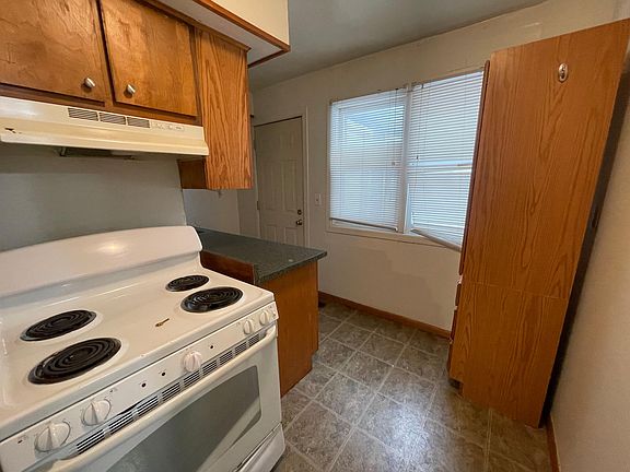 4th image of 1062 11th Ave SE #2