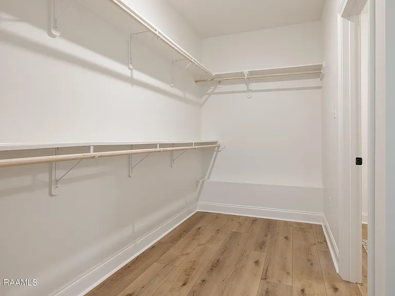 107 Lotus St — Photo 16