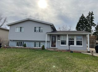 428 S Yale Ave, Addison, IL 60101