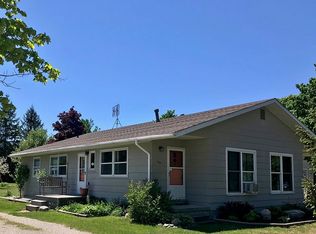 210 W Carpenter St, Charlevoix, MI 49720
