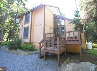 2360 Forest Dr W, Pocono Lake, PA 18347