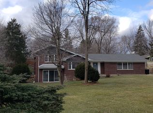 1100 N Lakeside Dr, Palatine, IL 60067