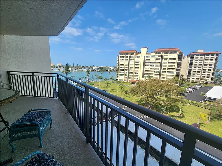 690 Island Way #708 — Photo 16