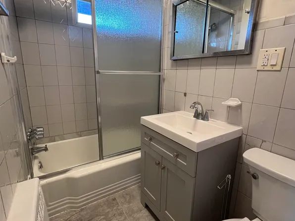 618 Broadway image 3 of 9