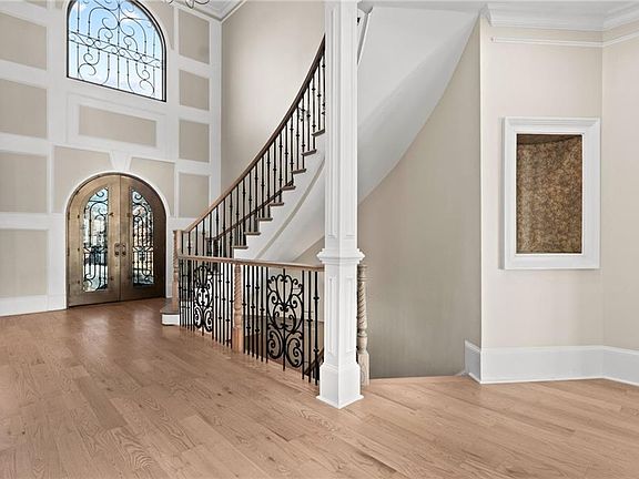 4th image of 2613 Northern Oak Dr