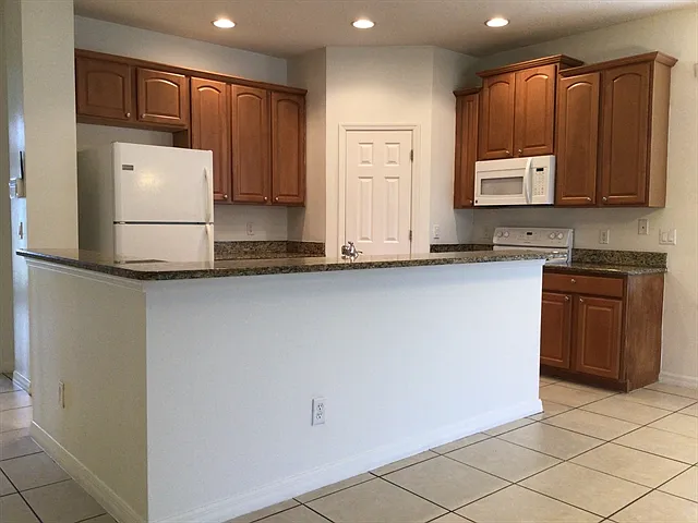 1726 Palmerston Cir — Photo 9