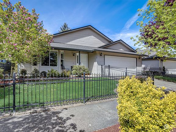 3rd image of 1114 SE 188th Avenue
