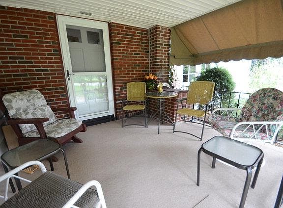 3rd image of 129 Dutchess Dr