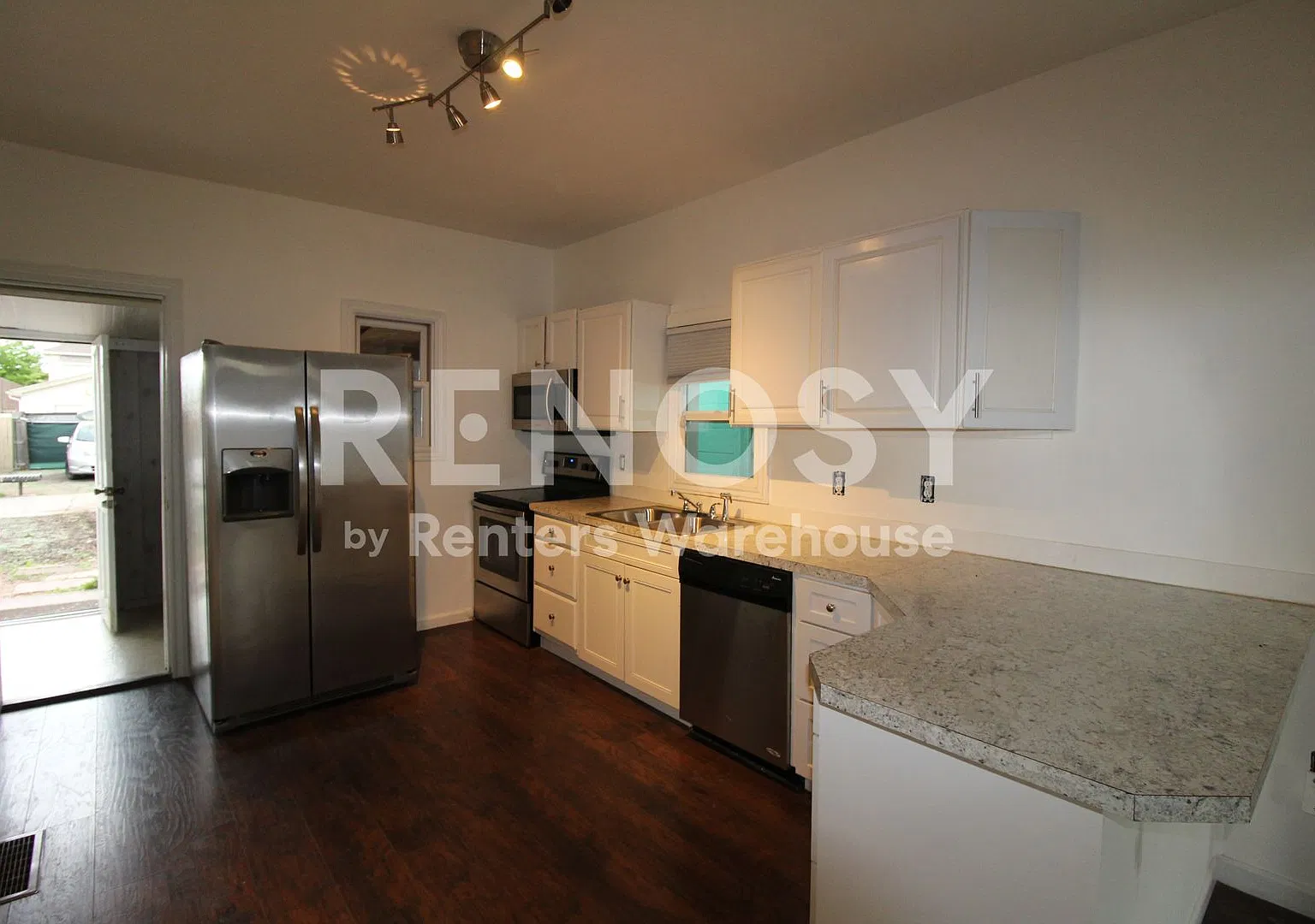 2 Bed 1 Bath | Denver, CO — Photo 3