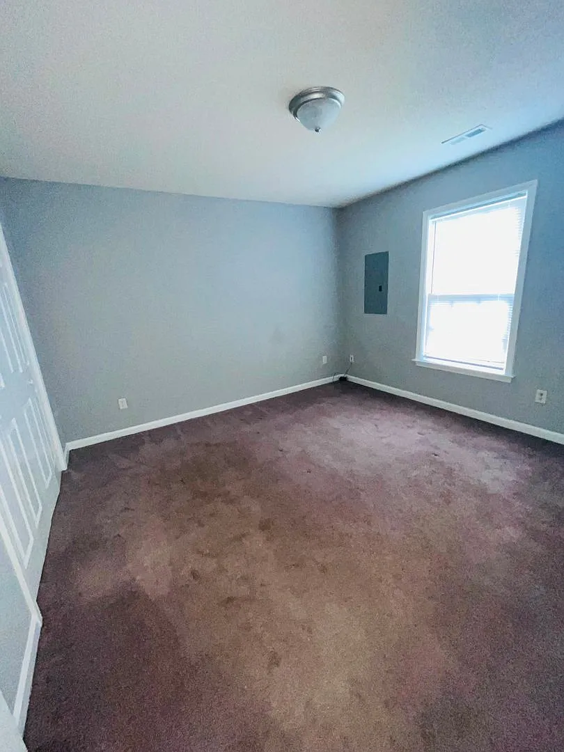 703 Davidson St — Photo 3