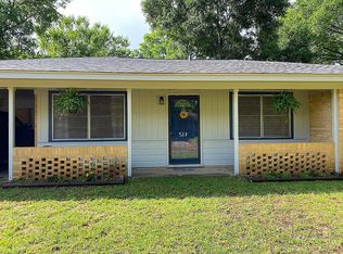 517 W Point Tap Rd, Palestine, TX 75803