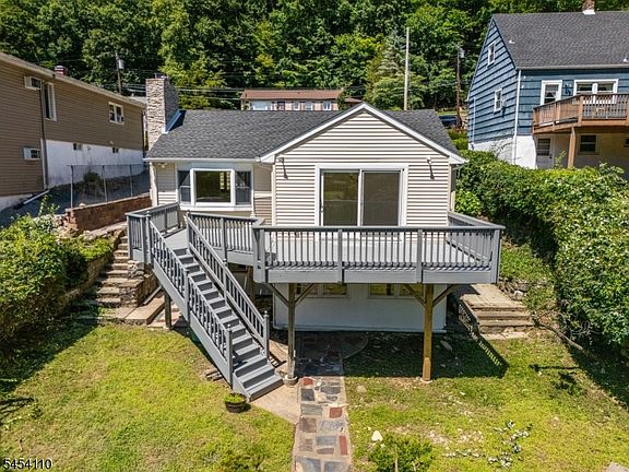 2nd image of 235 Skyline Lake Dr