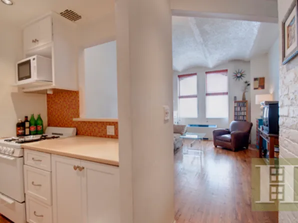 9 Barrow Street image 1 of 4