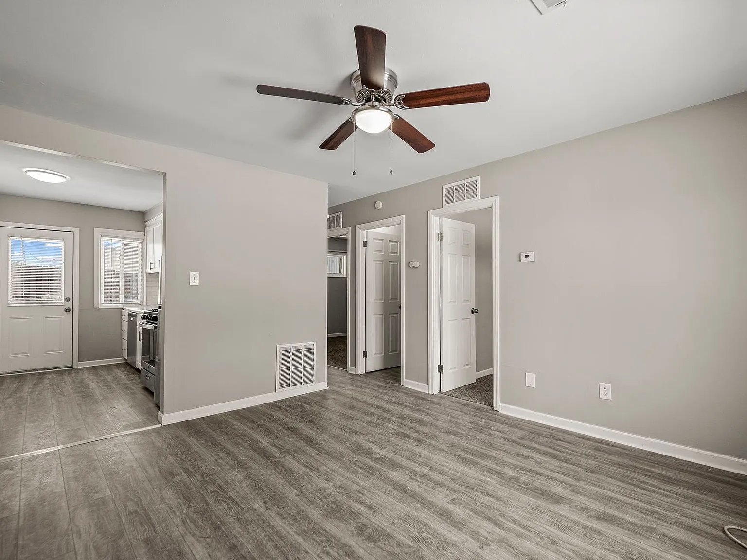 Ranch Apartment Homes in Great Troy Location — Photo 4
