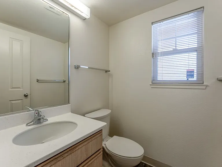 Chollas Heights - Military Housing — Photo 14