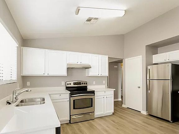 5th image of 8618 W College Dr