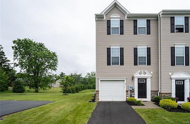 1st image of 24 White Rose Ln