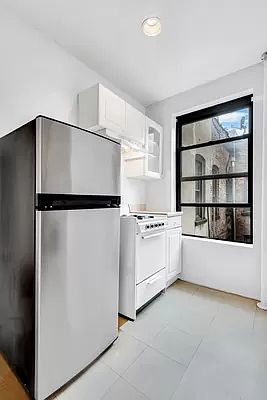 5th image of 339 E 94th St #2A