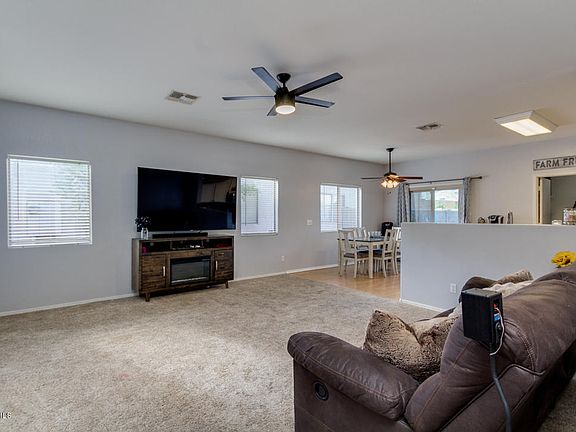 5th image of 934 E Cowboy Cove Trl