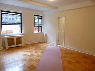 Rented by Siderow Residential Group