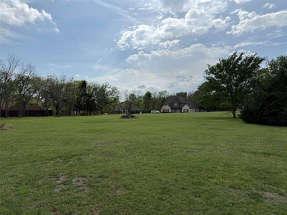 2nd image of 2915 Cathleen Ln