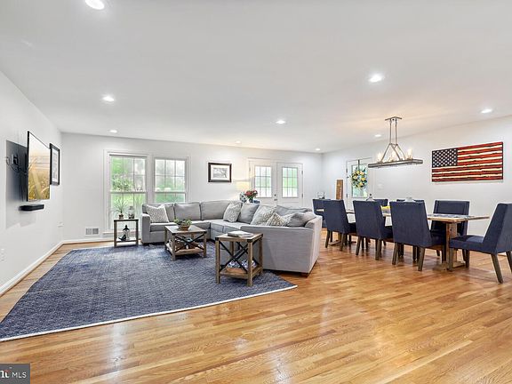 3rd image of 2106 Freda Dr