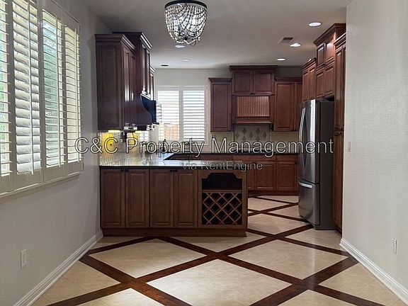 2nd image of 1908 Mount Powell Ct